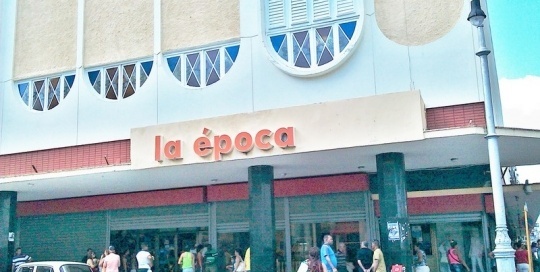 La Epoca is a massive department store located on Ave. de Italia street, near the corner of Neptuno, in Central Havana. The area around here is fantastic for cheap shopping and browsing flea markets and bazaars.