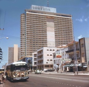 Havana Hilton Hotel - Avenida 23 (La Rampa), corner L Street, Vedado, La Habana. Ca 1958