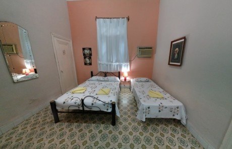 Casa Anabel, independent apartment in Plaza de la revolucion, centro habana, cuba, bedroom